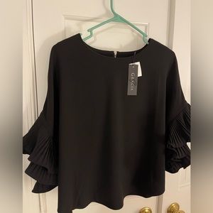 Black shirt / crop top
